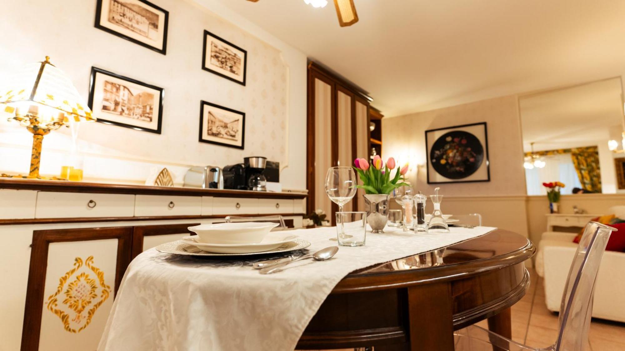 New Cozy Apartment - City Centre Lecco Exterior photo